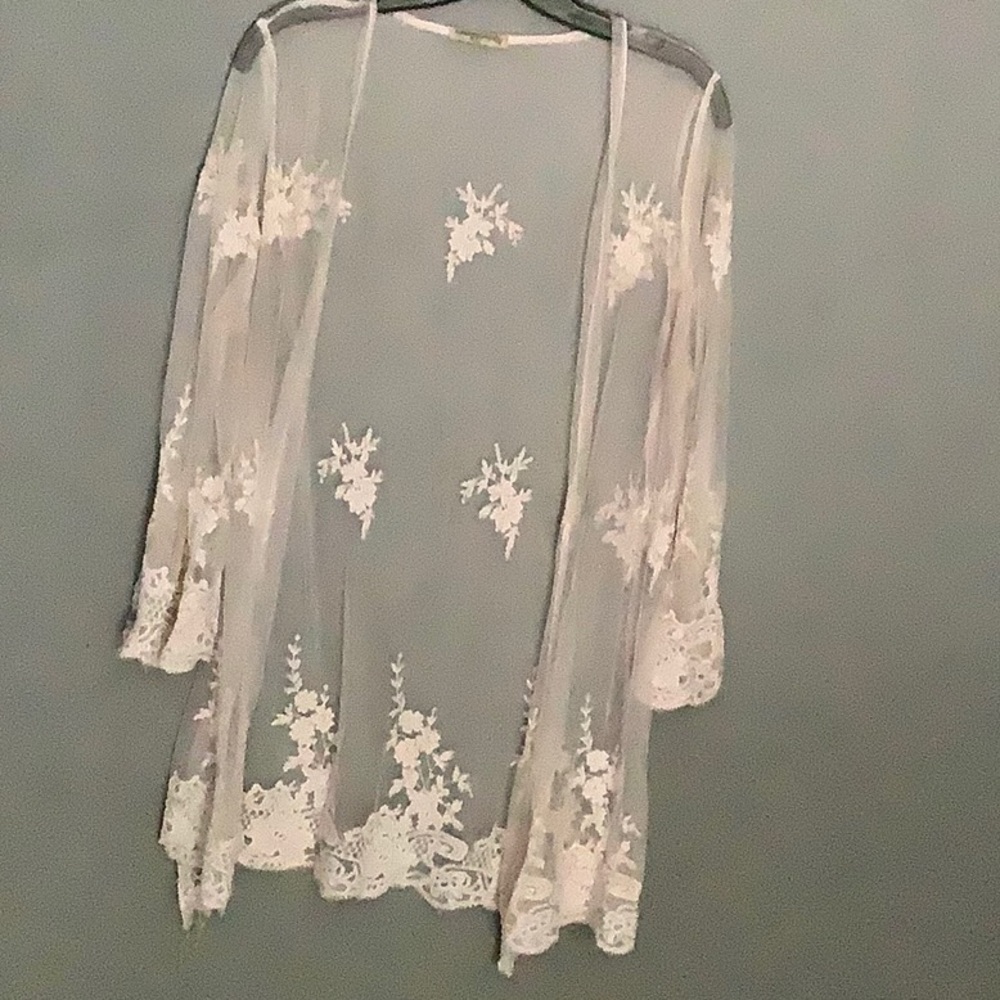 DONATED ✨ Lace Coverup